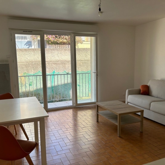 1 Pièce NIMES (30900) 33.00m2  - 500 € 