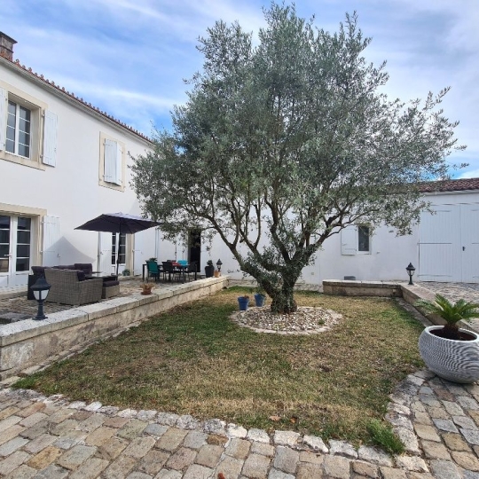 Domaine LA ROCHELLE (17000) 281.00m2  - 832 000 € 