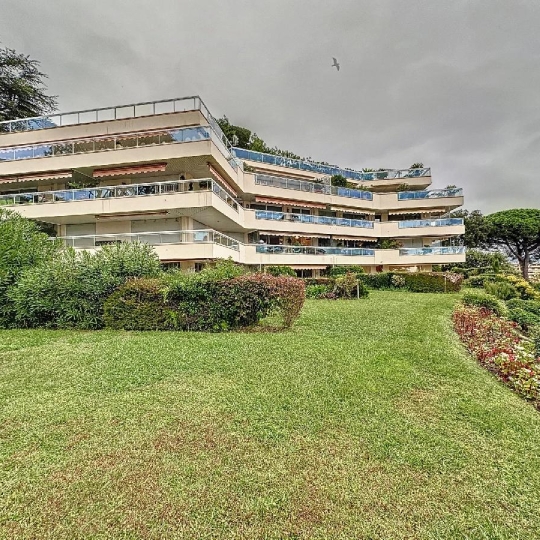 9 Pièces CANNES (06400) 250.00m2  - 3 000 000 € 