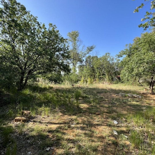 Terrain UZES (30700) m2  - 93 000 € 