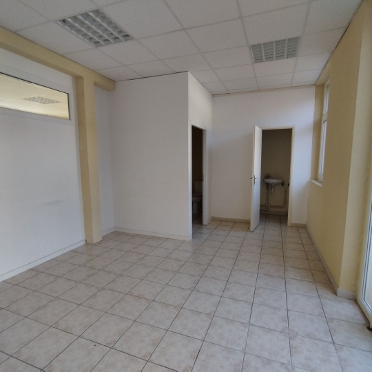 Local / Bureau CAHORS (46000) 130.00m2 206 700 € 