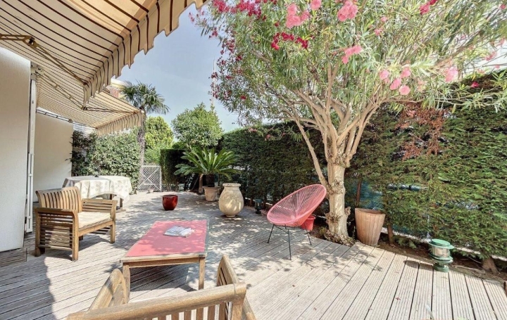 3 Pièces CANNES (06400)  95 m2 898 000 € 