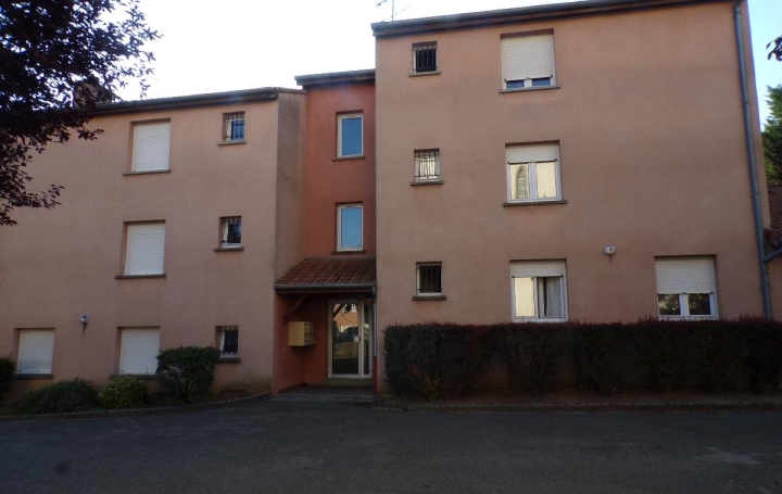 3 Pièces MACON (71000)  72 m2 724 € 