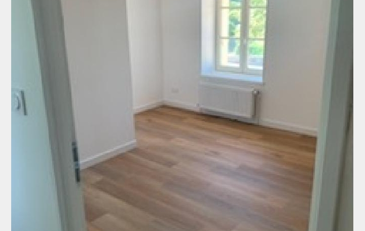 4 Pièces MACON (71000)  120 m2 850 € 