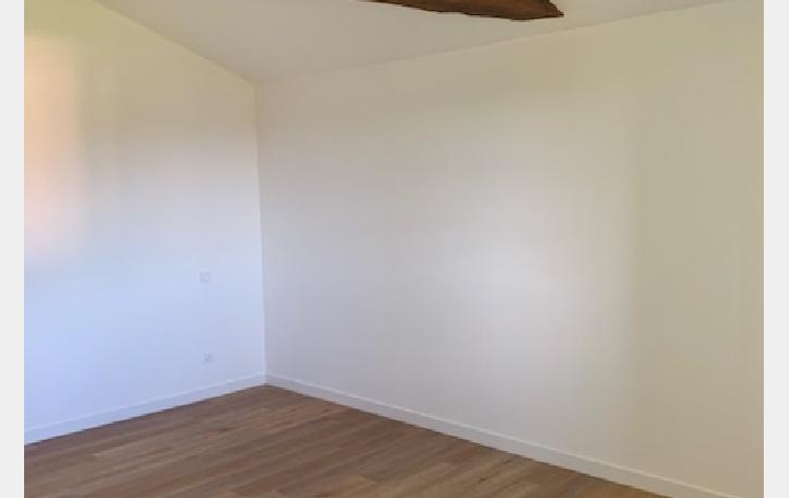 4 Pièces MACON (71000)  120 m2 850 € 