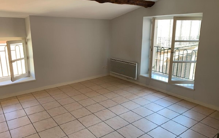 1 Pièce MACON (71000)  18 m2 340 € 