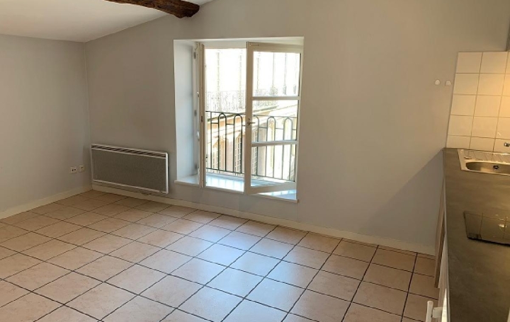 1 Pièce MACON (71000)  18 m2 340 € 