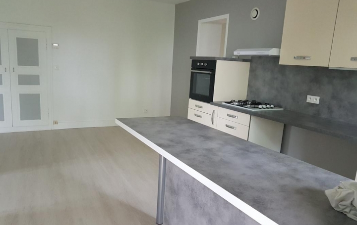 Réseau Immo-diffusion : Appartement P3  CHALLES-LES-EAUX  67 m2 740 € 