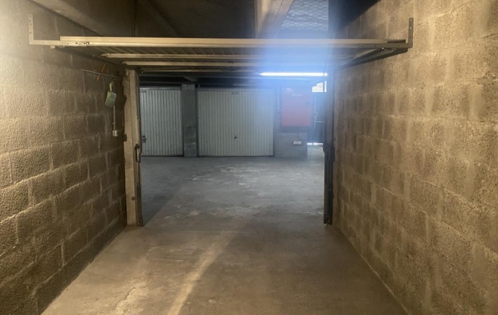 Garage CHAMBERY (73000)   101 € 