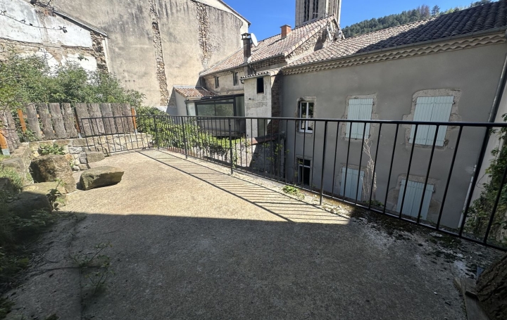 Immeuble VALS-LES-BAINS (07600)  180 m2 243 800 € 