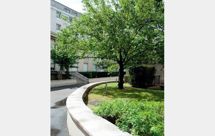 3 Pièces PARIS (75016)  75 m2 812 000 € 