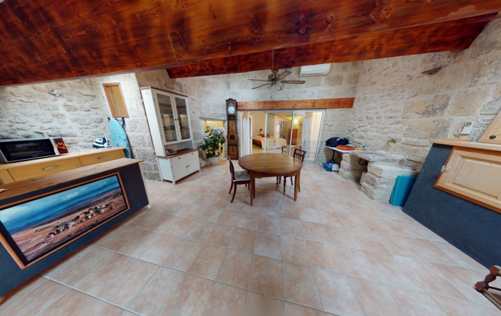 Maison LOUPIAN (34140)  246 m2 1 350 € 