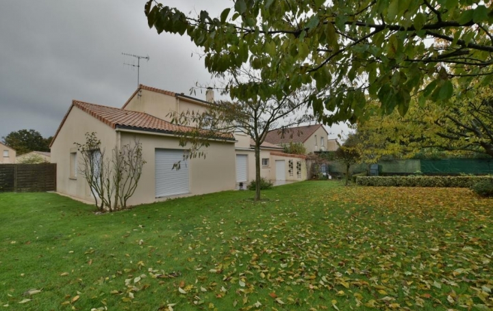 Réseau Immo-diffusion : Maison  SAINT-MACAIRE-EN-MAUGES  146 m2 287 700 € 