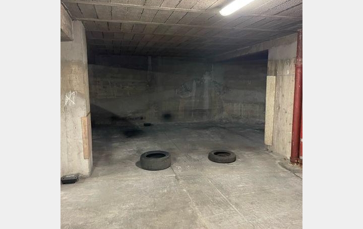 Garage MARSEILLE (13004)  15 m2 110 € 