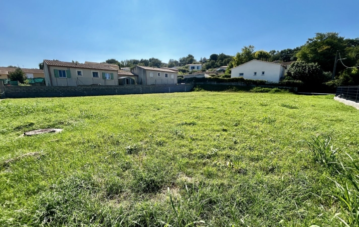 Terrain SAINT-JULIEN-DE-PEYROLAS (30760)   138 000 € 