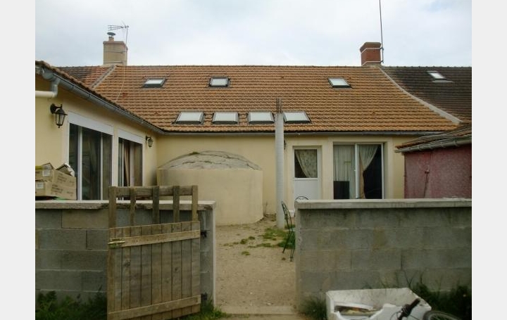 Réseau Immo-diffusion : Maison de village  THAUMIERS  160 m2 136 600 € 