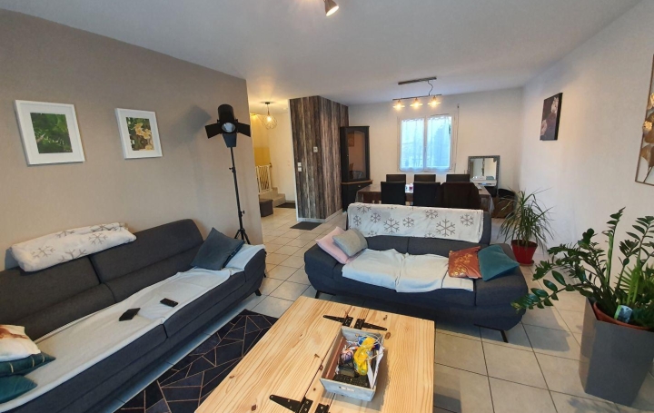 Réseau Immo-diffusion : Maison  VILLETTE-SUR-AIN  90 m2 1 068 € 