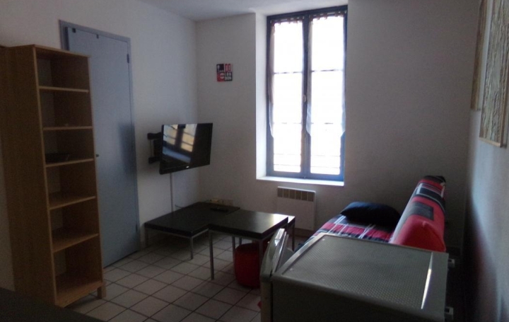 2 Pièces NIMES (30000)  23 m2 490 € 