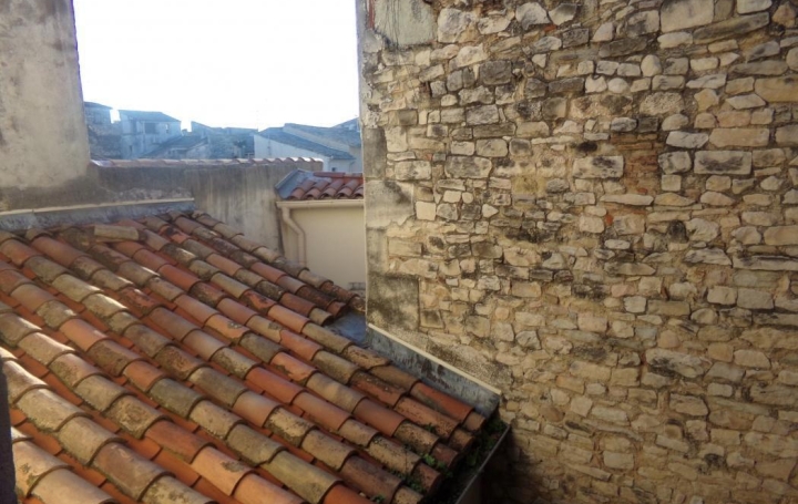 2 Pièces NIMES (30000)  23 m2 490 € 