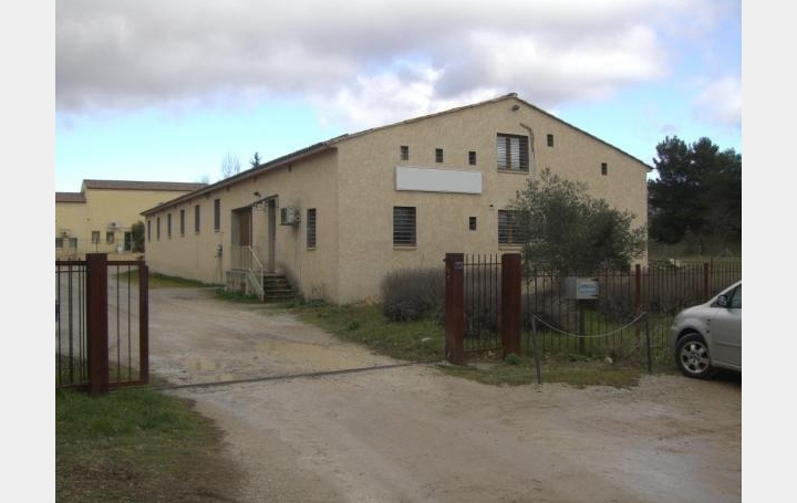 Réseau Immo-diffusion : Local commercial  VENELLES  400 m2 3 000 € 