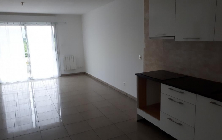 Réseau Immo-diffusion : Appartement P4  MERCUROL  77 m2 675 € 