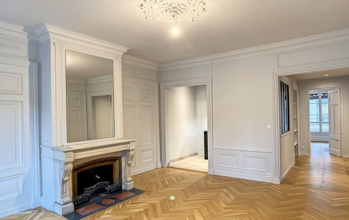 2 Pièces LYON (69001)  133 m2 650 € 