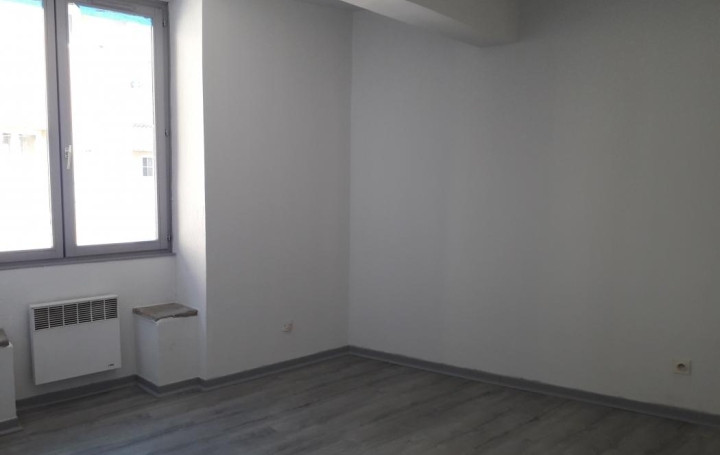 3 Pièces L'ARBRESLE (69210)  63 m2 677 € 