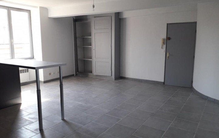 3 Pièces L'ARBRESLE (69210)  63 m2 677 € 