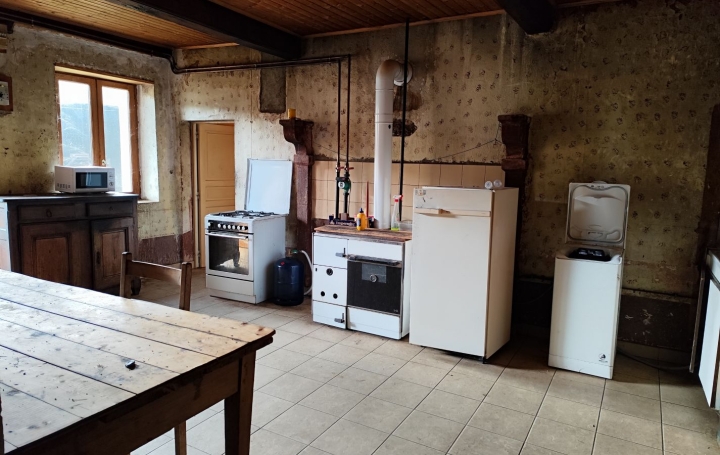 Maison BESSENAY (69690)  200 m2 260 000 € 