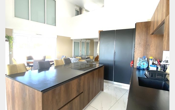 4 Pièces MARSEILLE (13012)  106 m2 3 500 € 