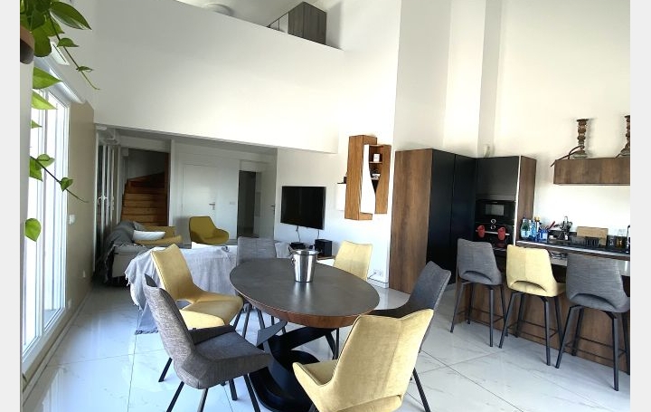 4 Pièces MARSEILLE (13012)  106 m2 3 500 € 