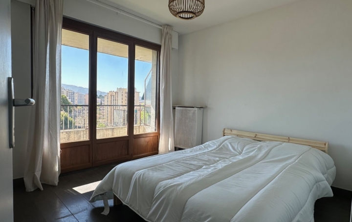 2 Pièces MARSEILLE (13004)  38 m2 790 € 