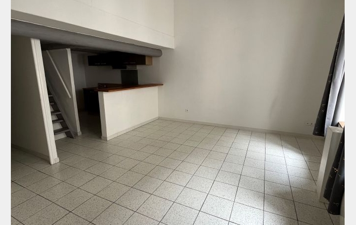 3 Pièces NIMES (30900)  50 m2 565 € 