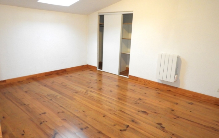 3 Pièces REALMONT (81120)  76 m2 490 € 