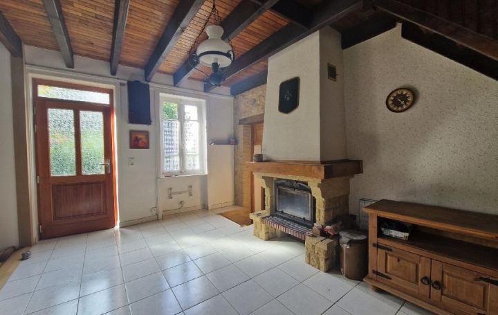 Maison MONTGIBAUD (19210)  65 m2 500 € 