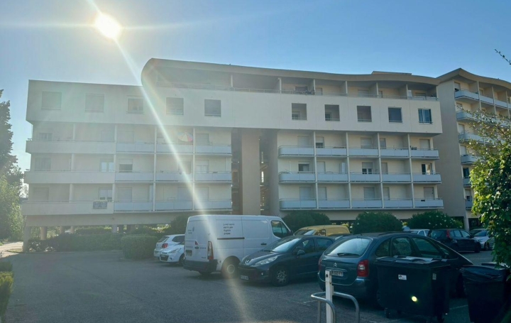 Studio NIMES (30900)  23 m2 53 000 € 