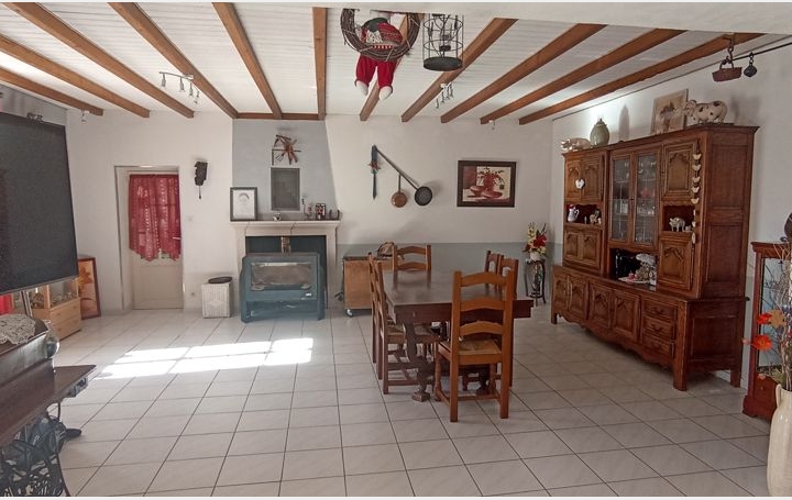 Maison SAUZE-VAUSSAIS (79190)  241 m2 243 800 € 