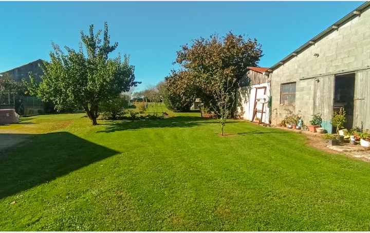 Maison SAUZE-VAUSSAIS (79190)  241 m2 243 800 € 