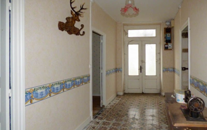 Maison VILLEFAGNAN (16240)  145 m2 77 490 € 