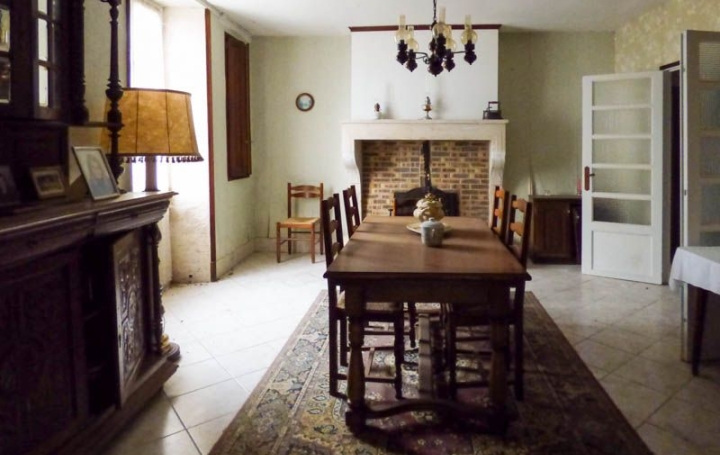 Maison VILLEFAGNAN (16240)  145 m2 77 490 € 