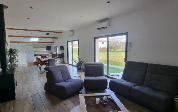 Réseau Immo-diffusion : Maison  PAVIE  150 m2 395 000 € 