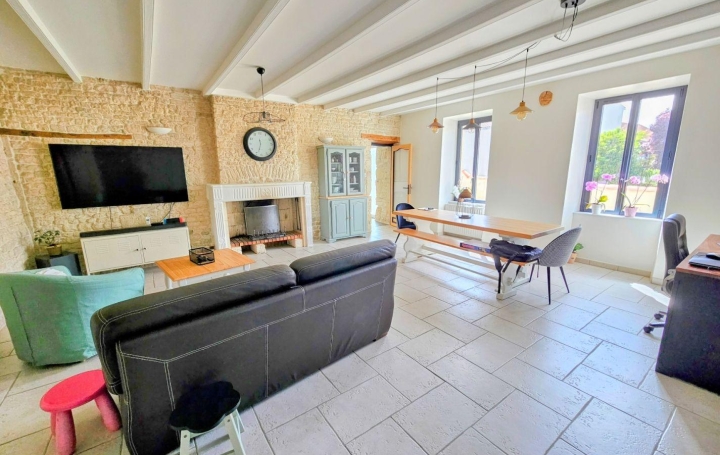 Maison VIRSON (17290)  151 m2 366 000 € 