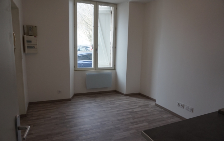 2 Pièces SENS (89100)  28 m2 390 € 