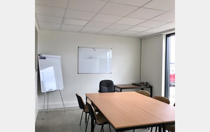 Local commercial ROSIERES-PRES-TROYES (10430)  95 m2 1 300 € 