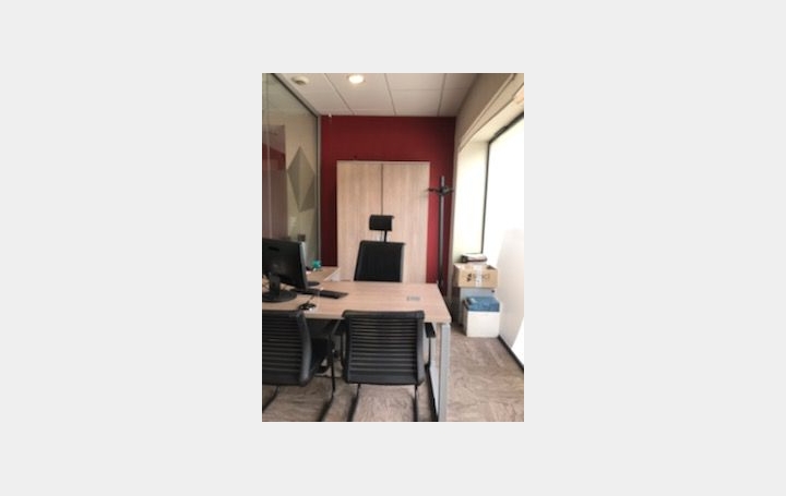 Local commercial TROYES (10000)  90 m2 3 000 € 