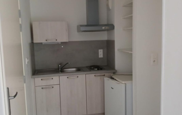 Studio TROYES (10000)  25 m2 384 € 