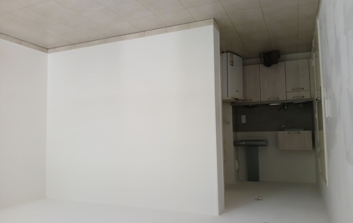 Studio TROYES (10000)  25 m2 384 € 