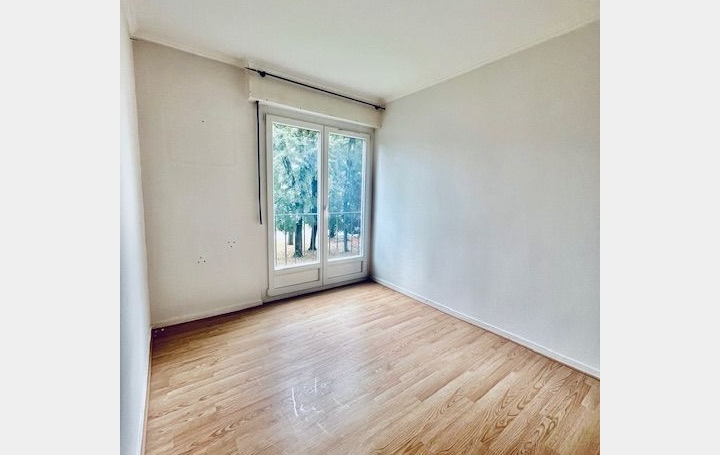 3 Pièces TROYES (10000)  74 m2 690 € 