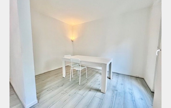 3 Pièces TROYES (10000)  74 m2 690 € 