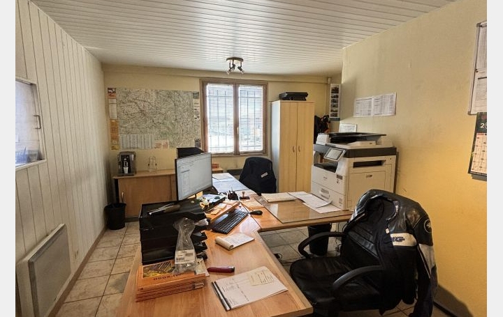 Local d'activité LA CHAPELLE-SAINT-LUC (10600)  965 m2 745 500 € 